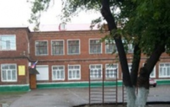 В Оренбурге физрук наказал ребенка за забывчивость, надев ему на голову плавки