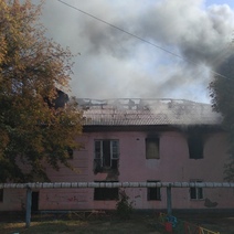 В Оренбурге снова горит расселенный дом