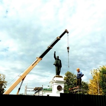 В Оренбурге демонтировали памятник Ленину