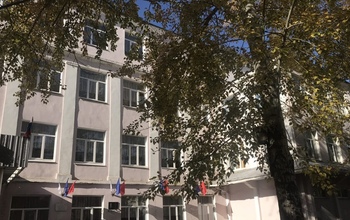 По факту обрушения потолка в оренбургской школе проводится проверка