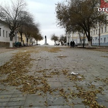 В День народного единства оренбуржцам пришлось гулять по грязной Советской 