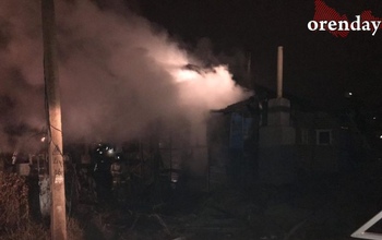 В Оренбурге вновь случился пожар в расселенном доме