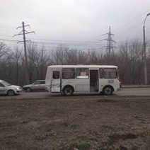 В пассажирский автобус в Оренбурге врезался КамАЗ