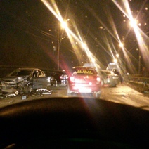 На мосту по улице Юркина лоб в лоб столкнулись два автомобиля