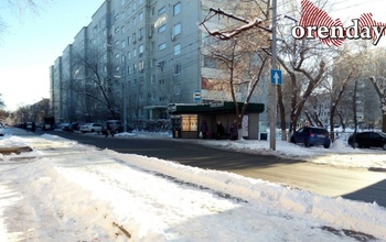 Все ли остановки общественного транспорта в Оренбурге расчищены от снега и посыпаны песком?