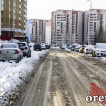 К старому снегу в Оренбурге добавился новый: на некоторых дорогах автомобилям не разъехаться