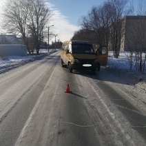 В Орске восьмилетний ребенок угодил под колеса маршрутного микроавтобуса
