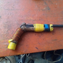 Оренбуржец сделал огнестрел из металлической трубки и деревянной рамки