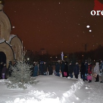 В оренбургском храме из-за большого числа верующих закончилась святая вода