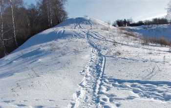 Школьник в Оренбургской области пострадал, катаясь на горке