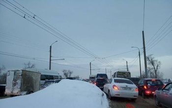 В центр Оренбурга из Южного трудно добраться из-за аварии на водопроводе