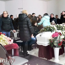 Проститься с убитой оренбургской студенткой пришли более сотни человек