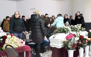 Проститься с убитой оренбургской студенткой пришли более сотни человек