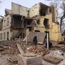 В Оренбурге на проспекте Гагарина начали разбирать расселённые дома