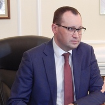 Сергей Бренев в администрации Оренбурга не работает, а судиться за штрафы продолжает