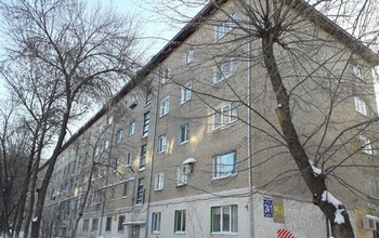 В Оренбурге жители двух многоэтажек зимуют без утепленной крыши