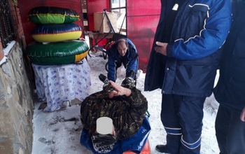 В Бузулуке мужчина упал с крыши и его завалило снегом