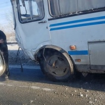 В Ростошах ПАЗ столкнулся с иномаркой