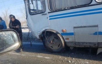В Ростошах ПАЗ столкнулся с иномаркой