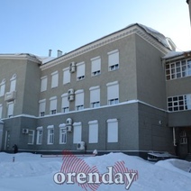В Оренбурге отель и учебное заведение находятся в паре метров друг от друга
