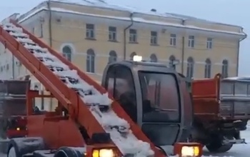 К новой снегоуборочной технике, прибывшей в Оренбург, возникли вопросы