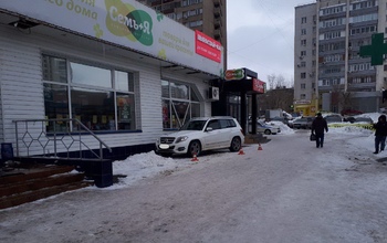 В Оренбурге лихач на «Мерседесе» сбил коляску с ребенком
