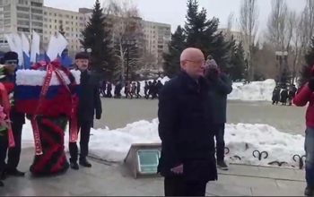 Пока губернатор возлагает цветы к памятнику Юрию Гагарину, знаменитая «летка» продолжает разрушаться