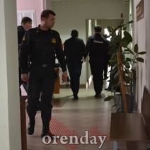 Оренбургский авиадебошир летел от одной жены на похороны другой