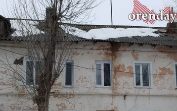 В Соль-Илецке под тяжестью снега провалилась крыша жилого дома