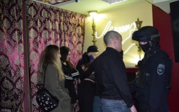 В Оренбурге в ночных клубах проверили 250 человек