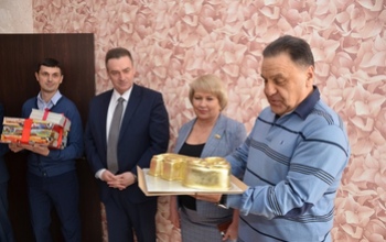 В Оренбурге многодетной семье помогли с приобретением квартиры