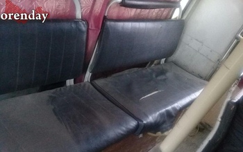 Протирать сиденья в автобусе платочками вынуждены жители Медногорска