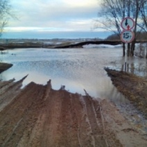 В Оренбуржье подтоплен еще один низководный мост: список всех закрытых мостов