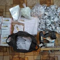 Жители Гая организовали незаконный бизнес на пластырях