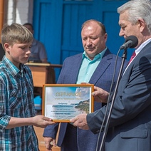 Сельский школьник из Оренбуржья награжден за спасение братьев и сестры