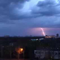 Последствия непогоды в Оренбурге: кровли нескольких домов дали течь