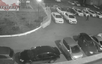 Поджигателя машин в Оренбурге засняла камера видеонаблюдения