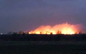 В Соль-Илецком городском округе горит дачный поселок 