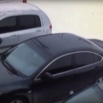 В Орске средь бела дня разбойники похитили у горожанина 400 тысяч рублей