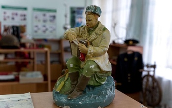Незадачливому оренбуржцу не удалось вынести статуэтку Василия Теркина из музея