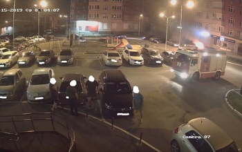 В Оренбурге на улице Поляничко сгорела иномарка