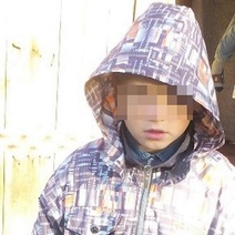 Неравнодушные оренбуржцы ухаживают за могилой убитого мальчика (18+)