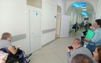 В оренбургском травмпункте пациенты не выдерживают очереди