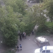 В Оренбурге школьница выжила после падения с 8-го этажа (18+)