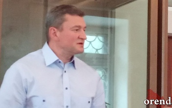 Экс-мэр Оренбурга Евгений Арапов прибыл в суд вслед за своим бывшим замом