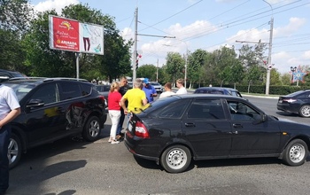 В Оренбурге в ДТП попали пять легковушек