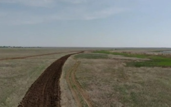 В Оренбуржье вдоль госграницы делают противопожарную полосу