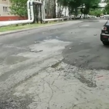 Оренбуржцы в недоумении от качества ремонта выезда из двора