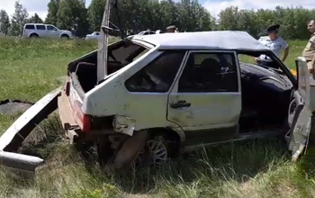 Не справился с управлением: на трассе Оренбург-Казань ВАЗ слетел в кювет