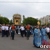 Сотни оренбуржцев прошли крестным ходом с Табынской иконой Божией Матери (ФОТО)